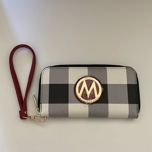 MIAK Collection Wallet/clutch NWOT